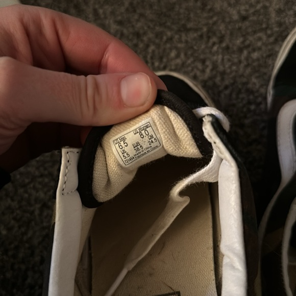 Vans - Picture 3 of 3